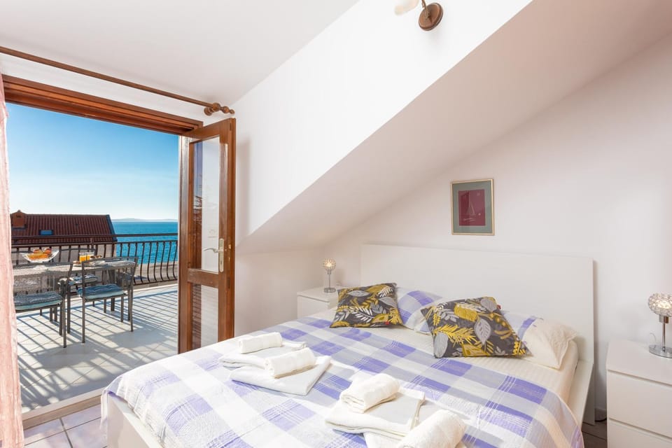 Bedroom, Sea view
