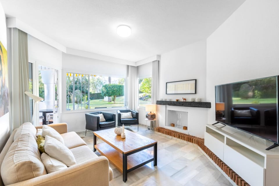 Communal lounge/ TV room, Living room