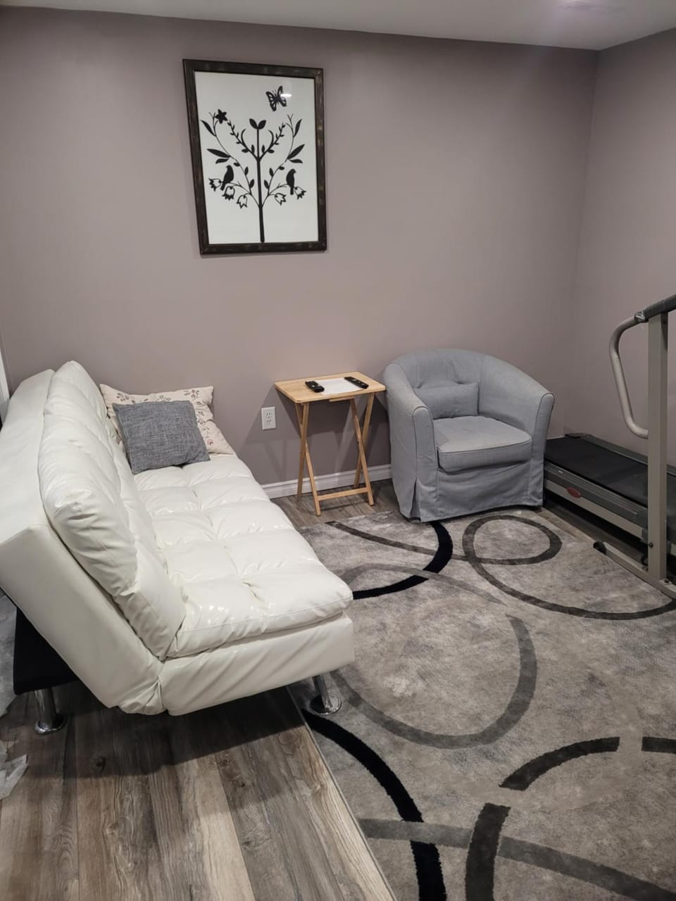 Adorable Studio Basement Suite in South Barrie Bed and Breakfast in Barrie