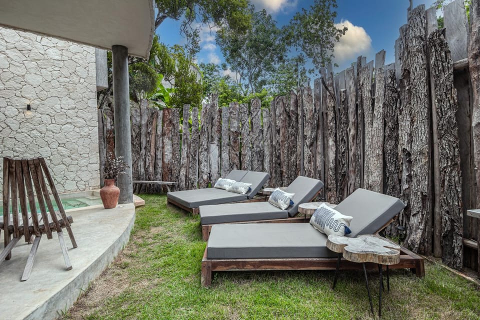Patio, Garden, Seating area, sunbed