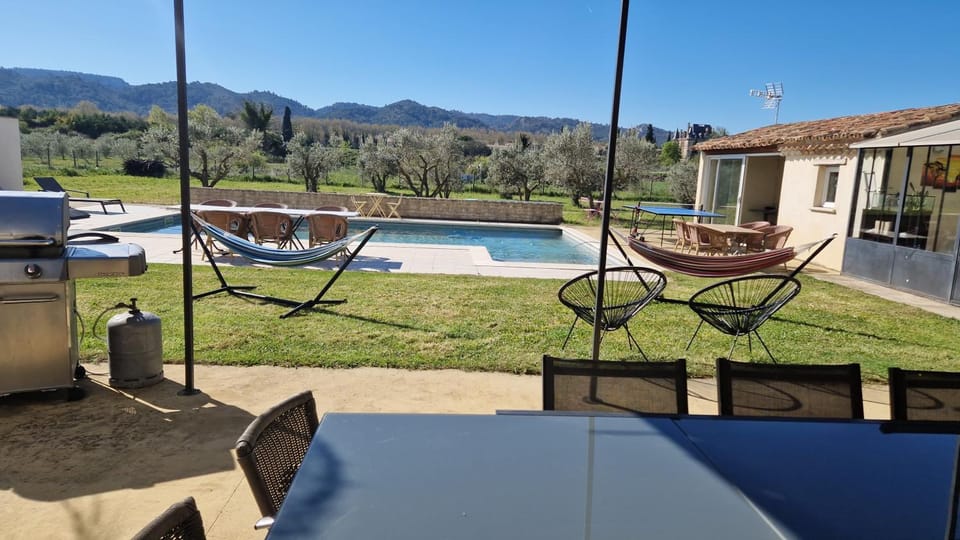 Villa à charleval en campagne avec piscine 14 couchages Villa in Mallemort