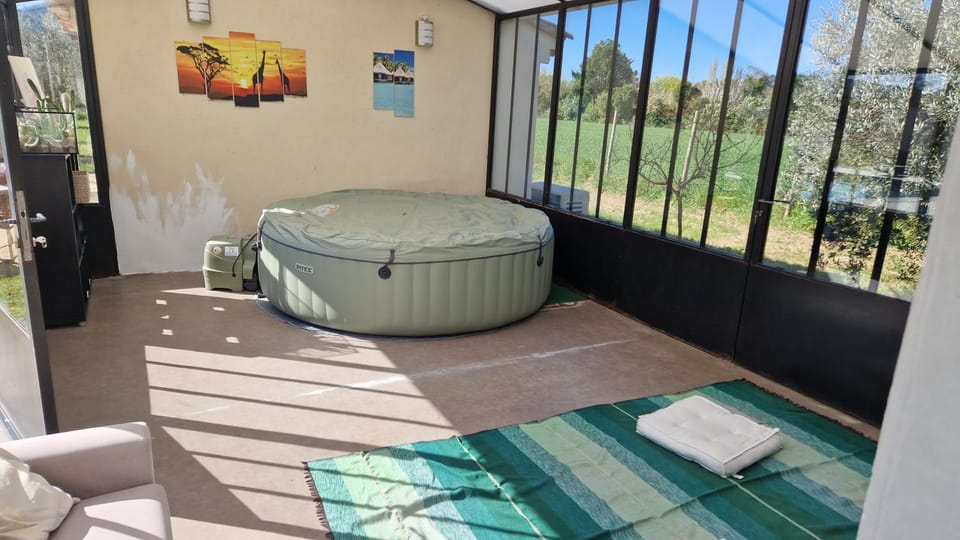 Villa à charleval en campagne avec piscine 14 couchages Villa in Mallemort