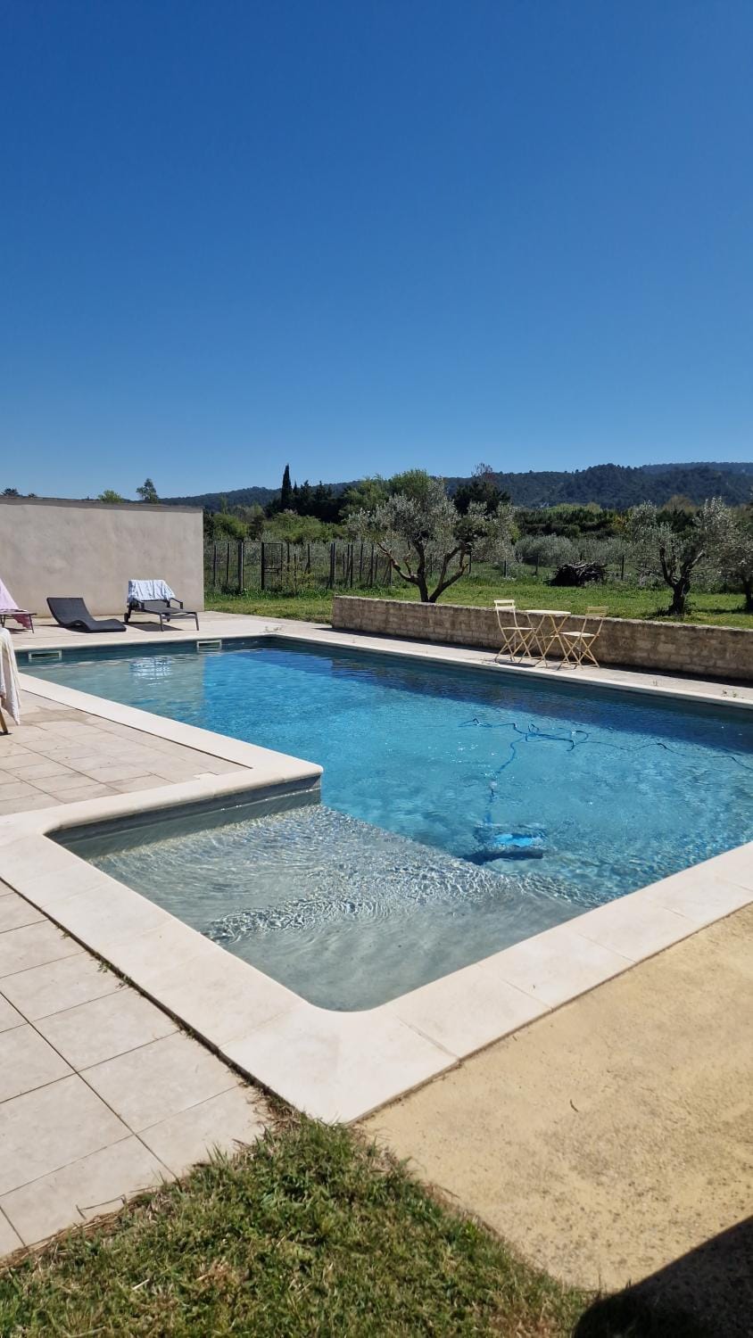 Villa à charleval en campagne avec piscine 14 couchages Villa in Mallemort