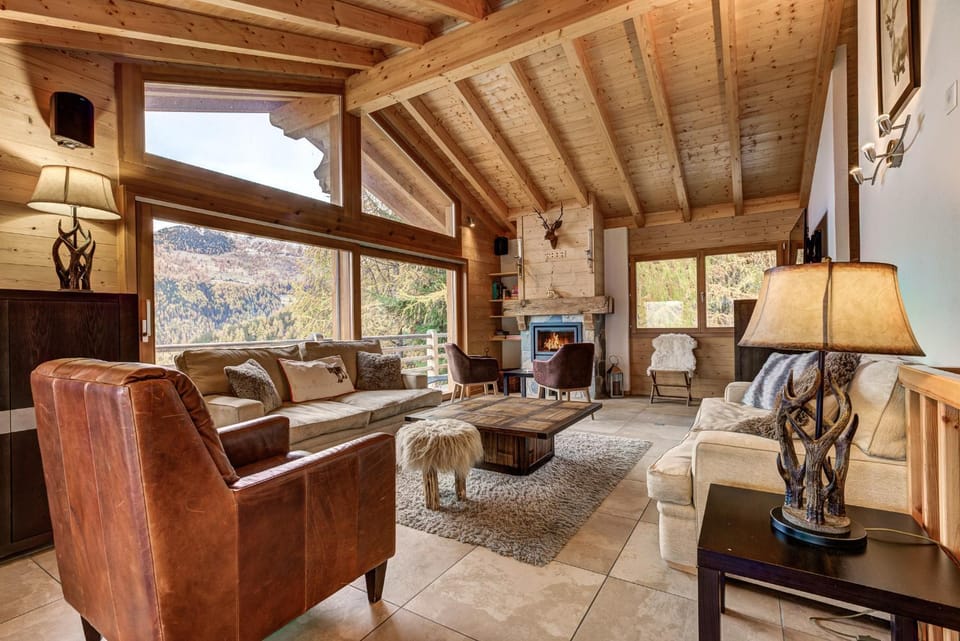 TV and multimedia, Living room, Mountain view