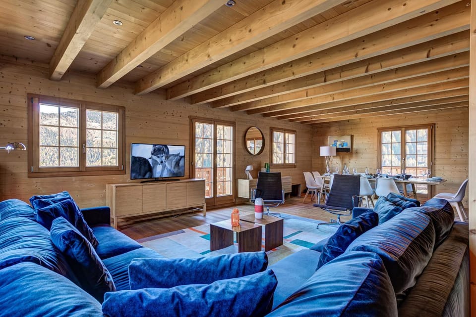 Living room, Mountain view