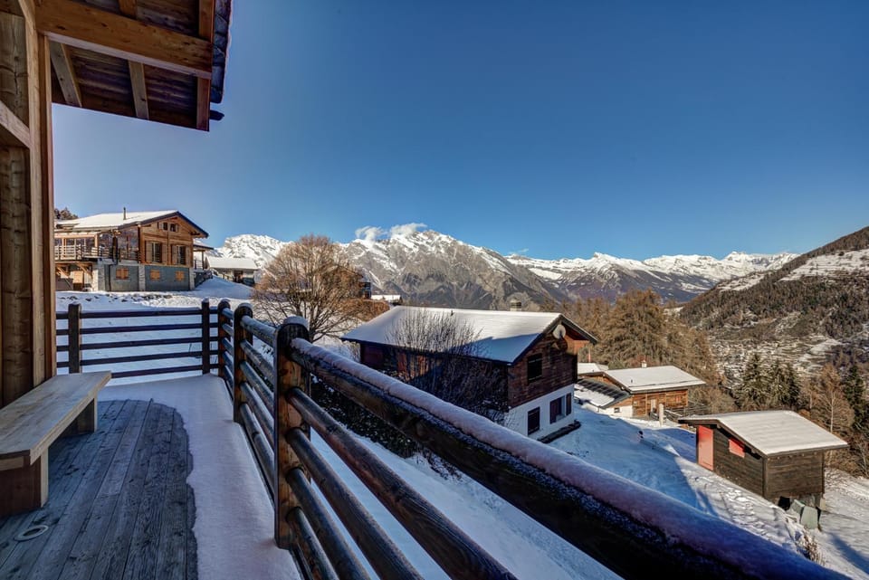 Balcony/Terrace, Mountain view