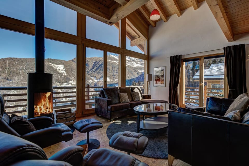 Living room, Mountain view