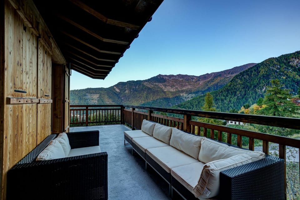 Balcony/Terrace, Mountain view