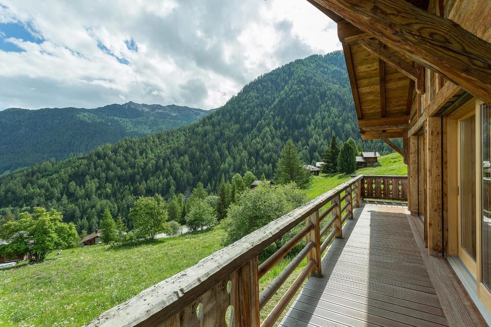 Balcony/Terrace, Mountain view