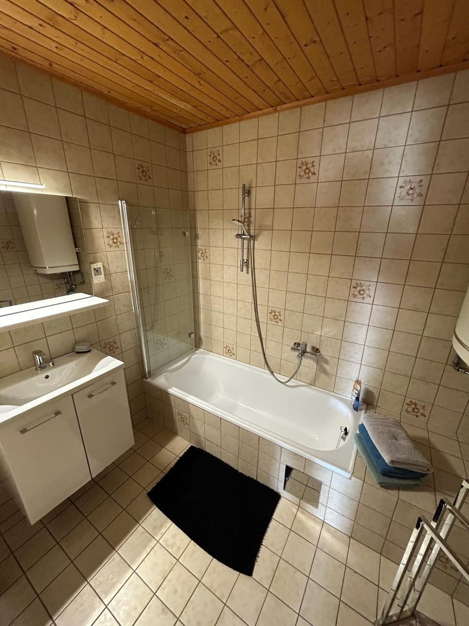 Bathroom, Bath, towels