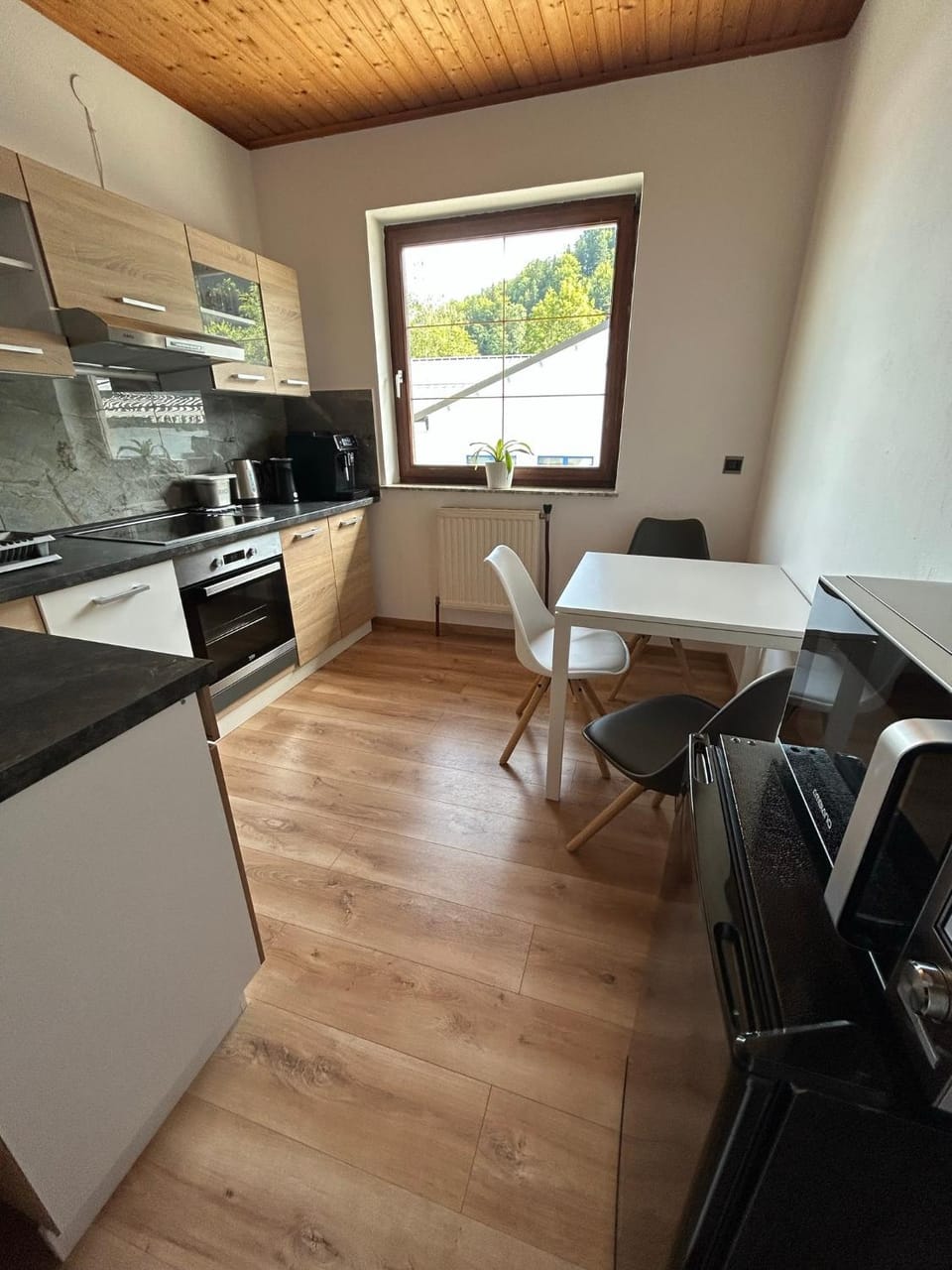 Kitchen or kitchenette, Dining area, dishwasher, minibar, pet friendly, stove, toaster