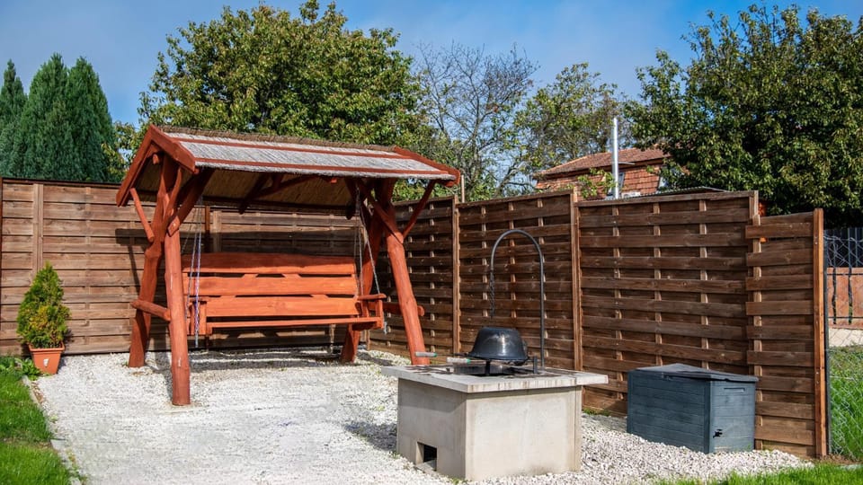 Patio, BBQ facilities, Garden, Garden view