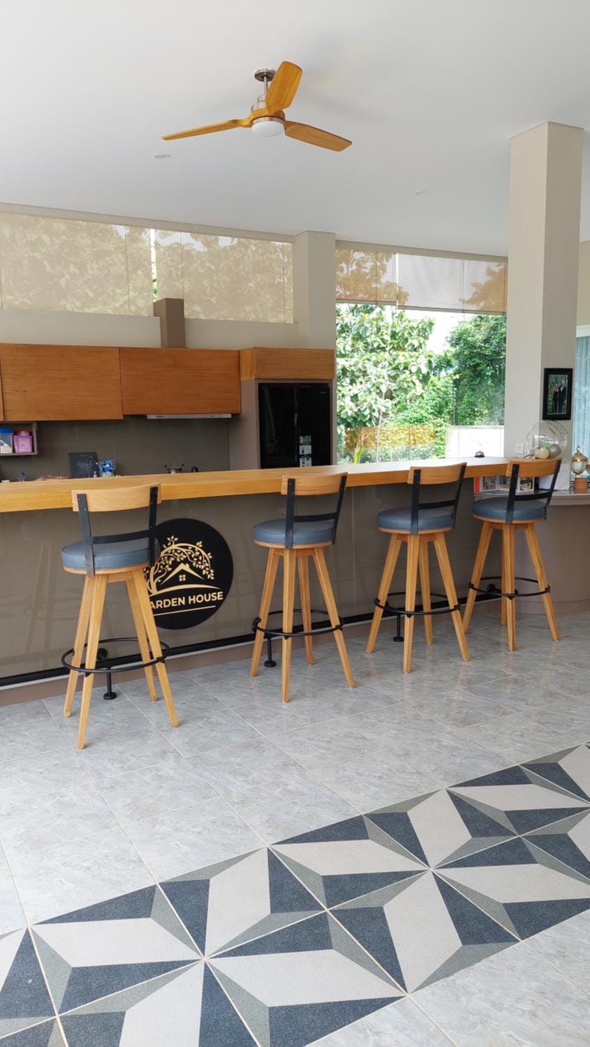Lounge or bar