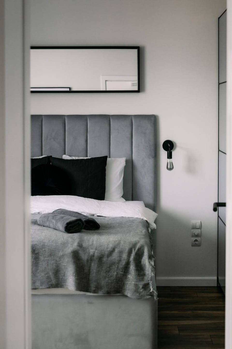 Bed, Photo of the whole room, Bedroom