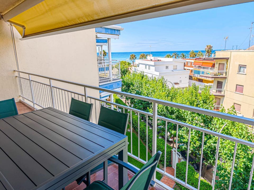 LITORAL COSTA DORADA - CORAL Only families Apartment in Cambrils