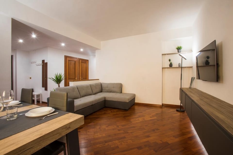 TV and multimedia, Living room, Dining area