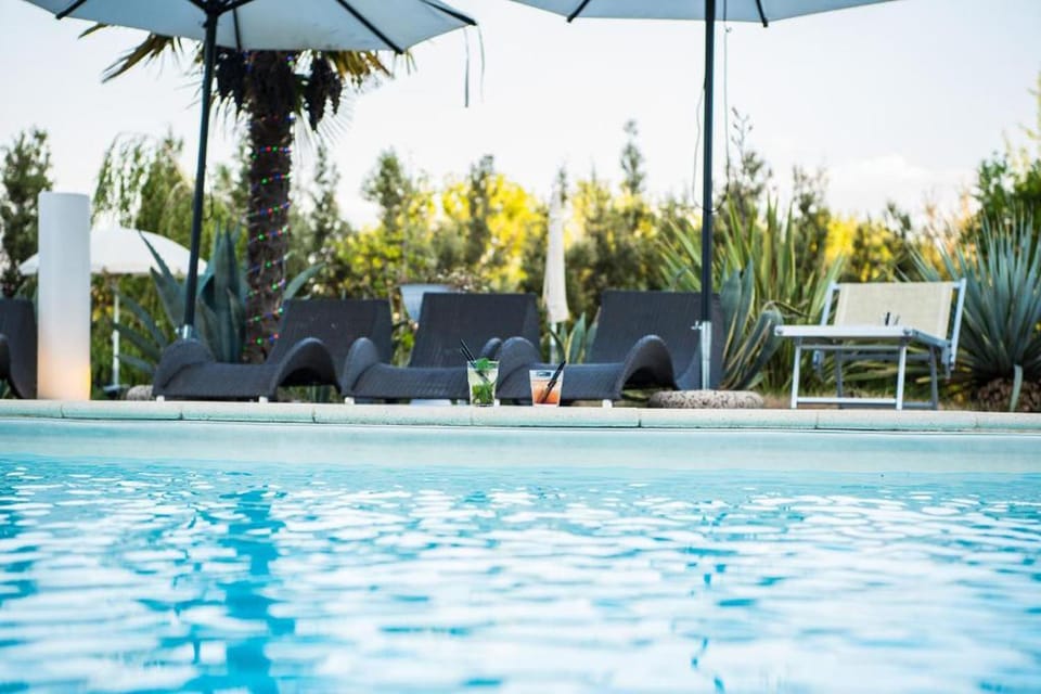 Garden view, Swimming pool, sunbed