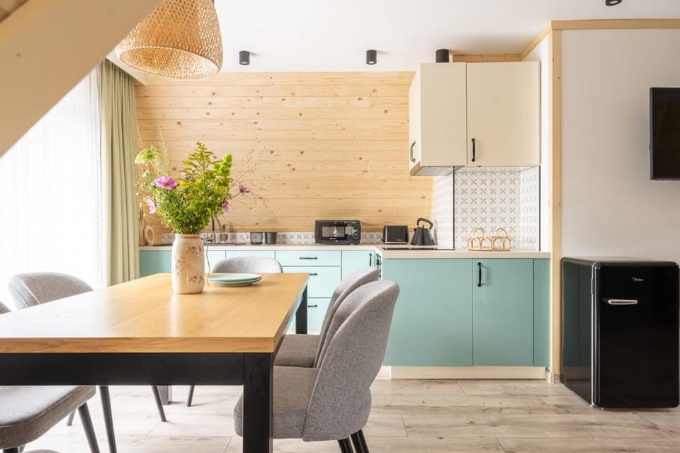 Kitchen or kitchenette, Living room