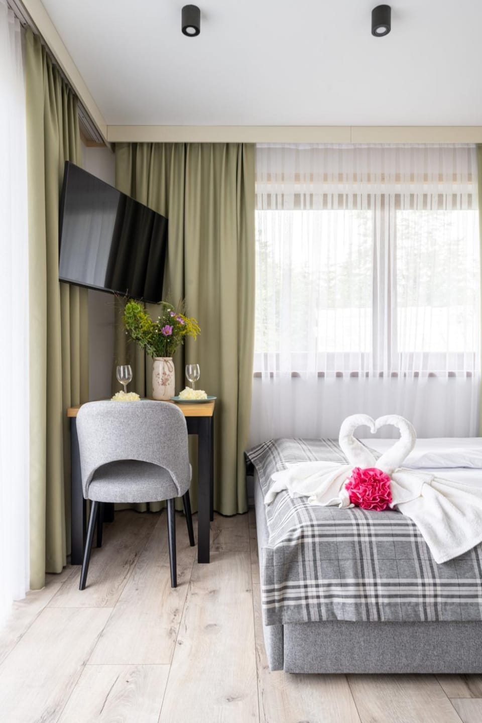 Bed, TV and multimedia