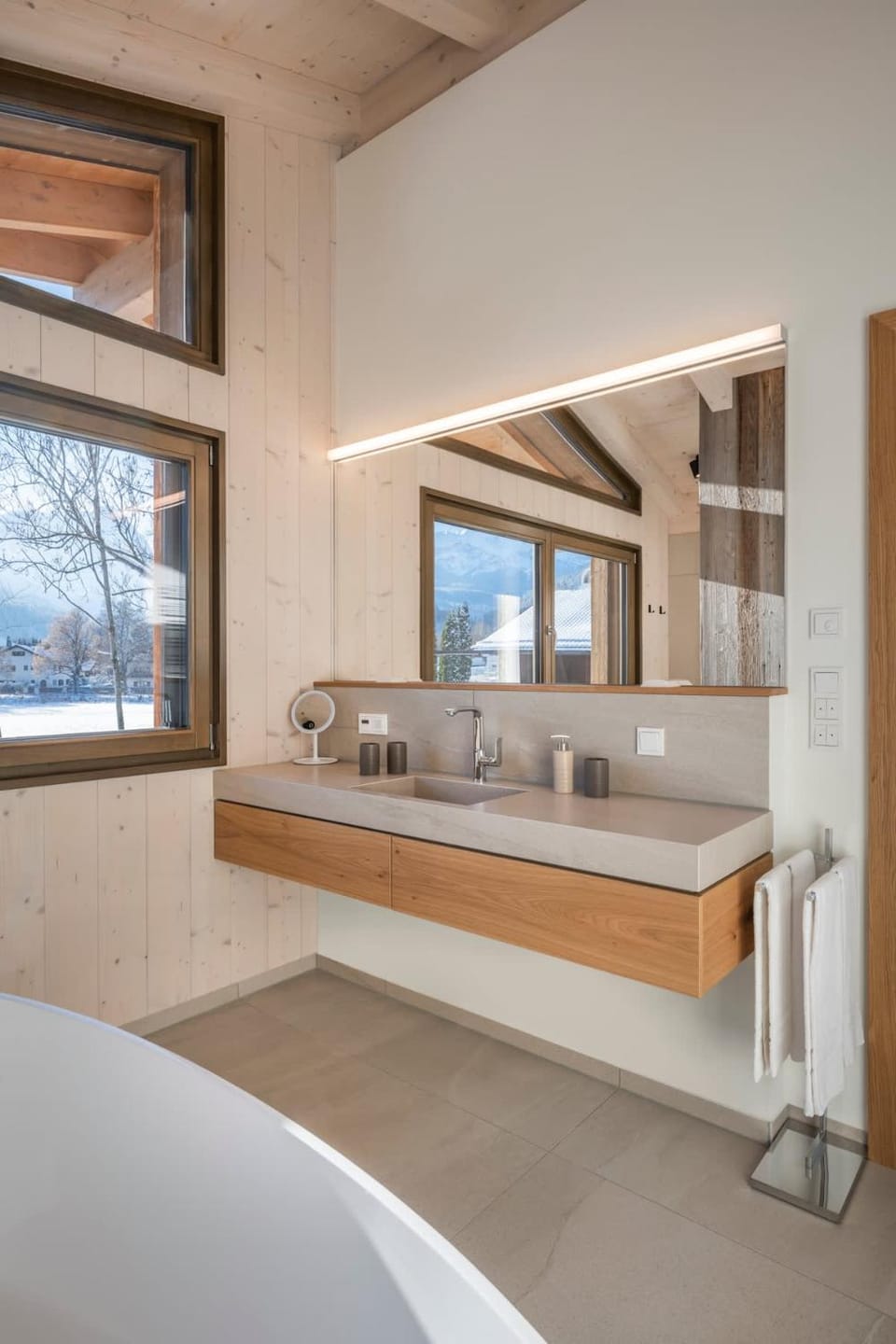 Bathroom, Bath, towels
