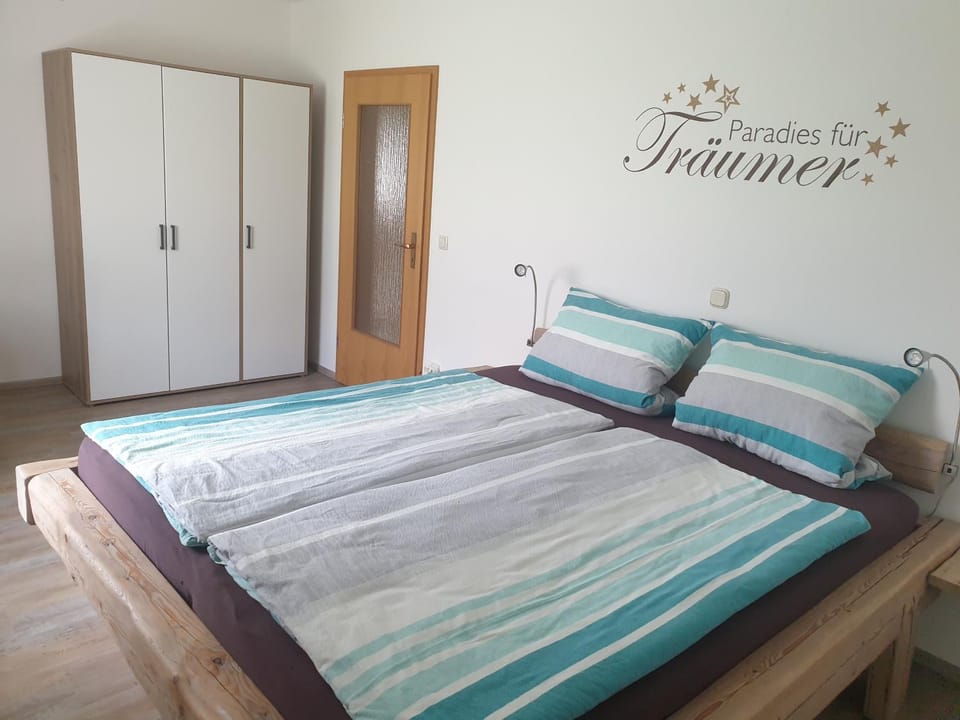 Bedroom, wardrobe