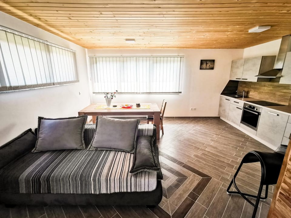Living room, Dining area, kitchen
