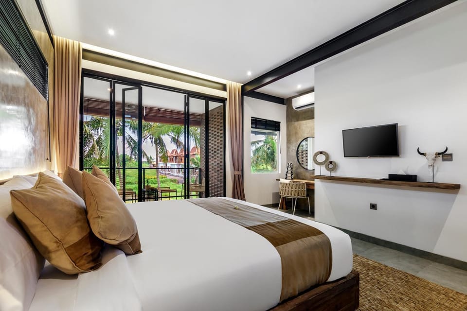 Bed, TV and multimedia, View (from property/room), Photo of the whole room, Bedroom, air conditioner