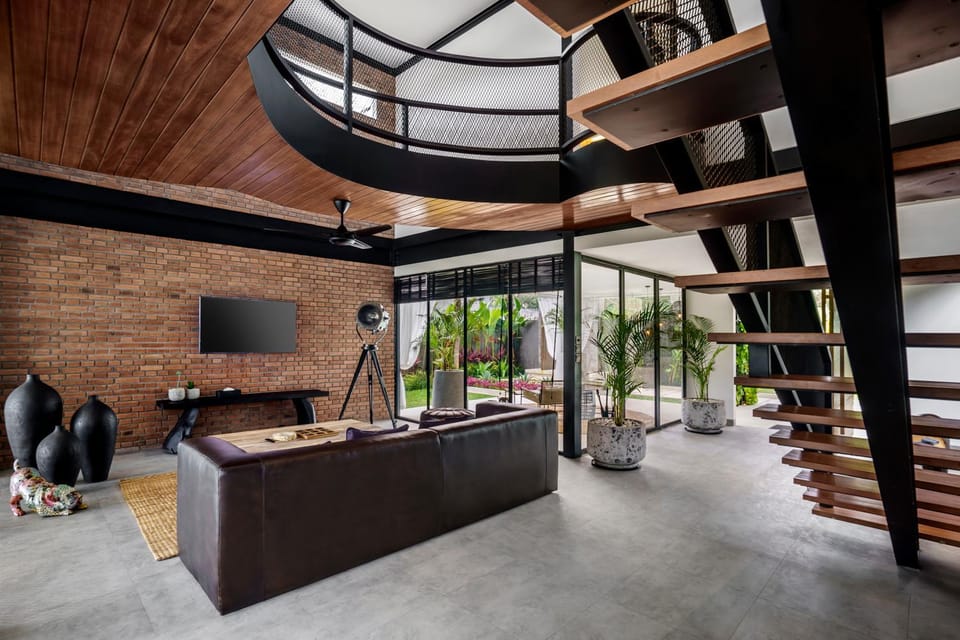 Property building, Communal lounge/ TV room, TV and multimedia, Living room, Seating area
