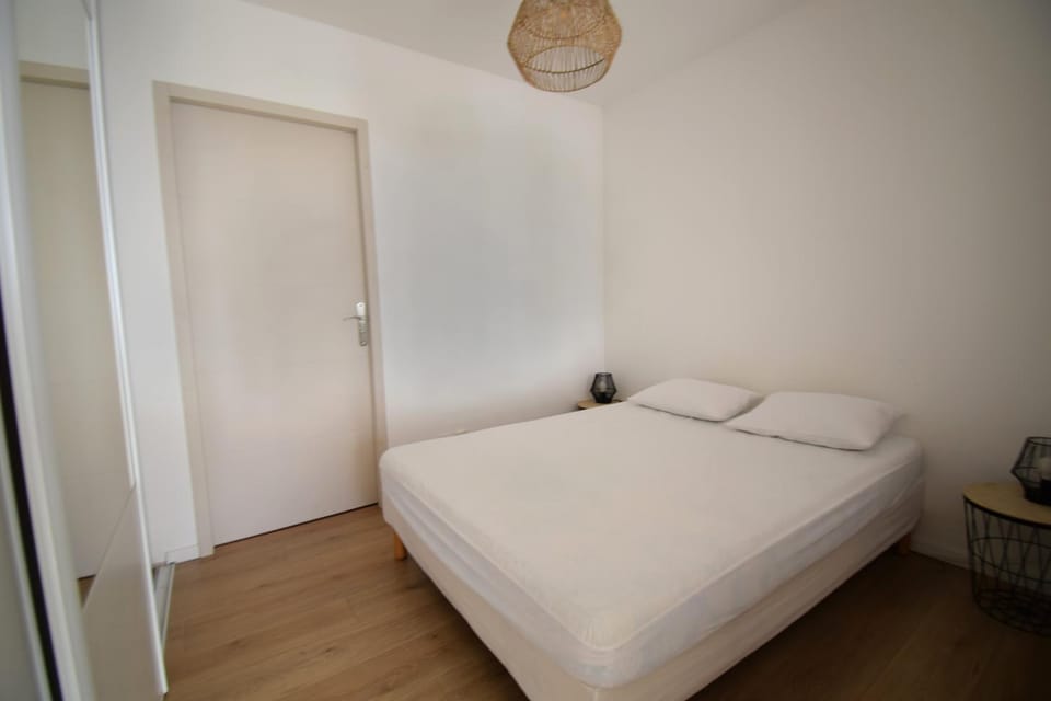 Appartement cosy à 50 m de la plage et du port Apartment in Mèze