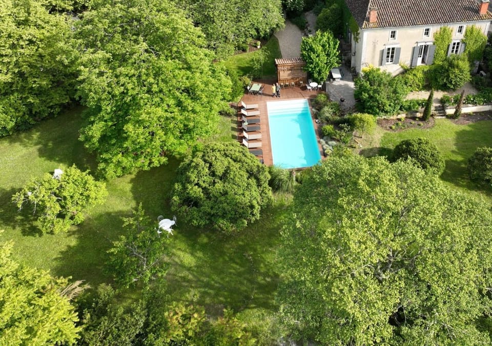 NAMASTE COTTAGE Bed and Breakfast in Occitanie