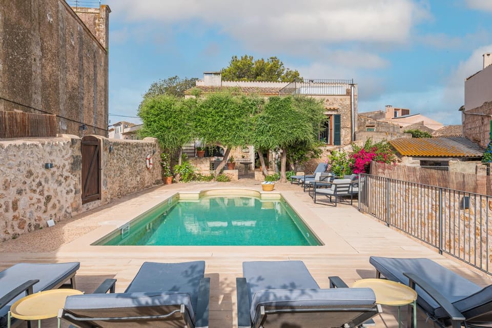 Property building, Swimming pool