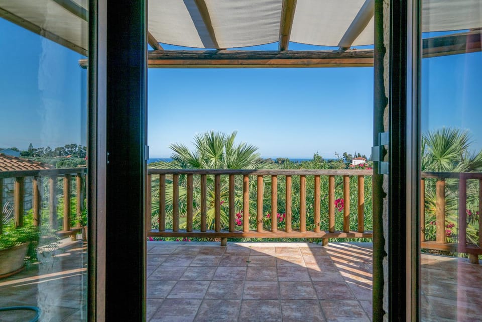 Balcony/Terrace, Garden view, Sea view