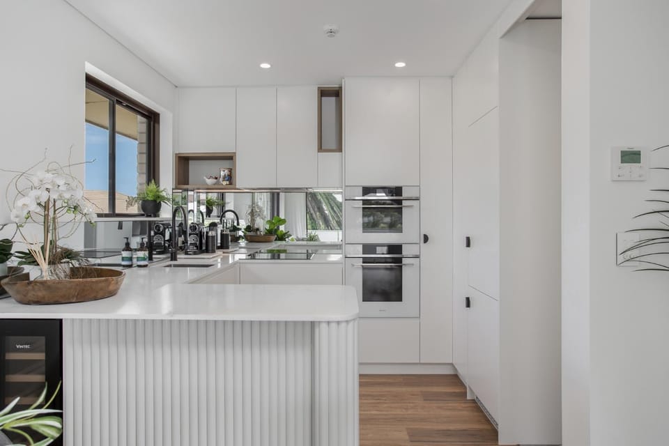 North-East Facing Modern 2-bed Apartment Apartment in Sydney