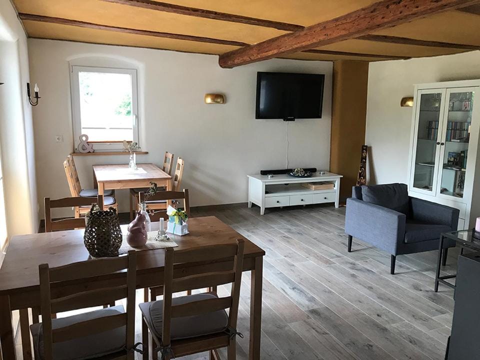 TV and multimedia, Living room, Dining area