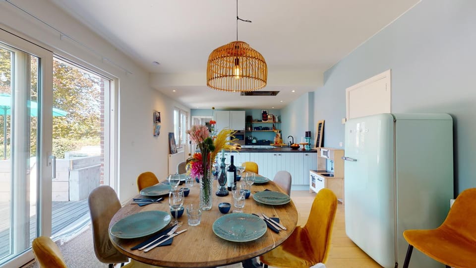 Food, Guests, kitchen