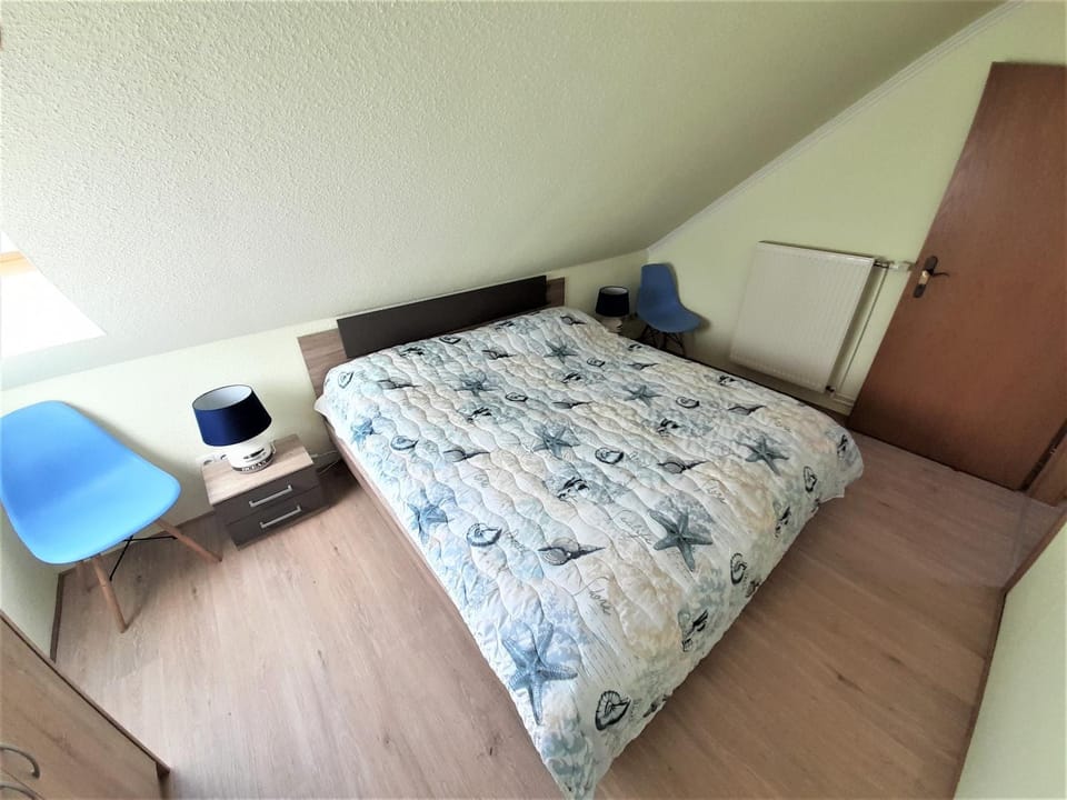 Property building, Living room, Bedroom