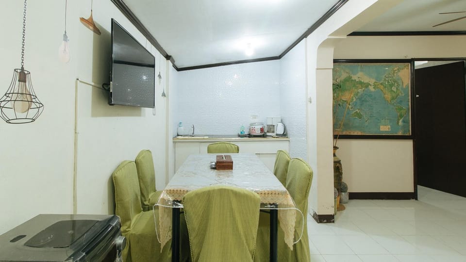 Communal lounge/ TV room, TV and multimedia, Kitchen or kitchenette, Dining area