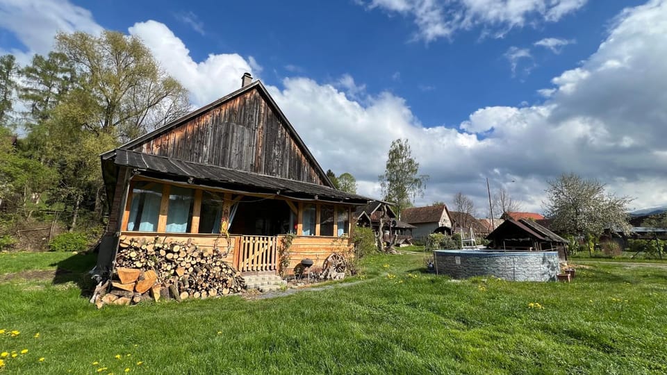 Property building, Spring, Day, Natural landscape, Garden, Garden view