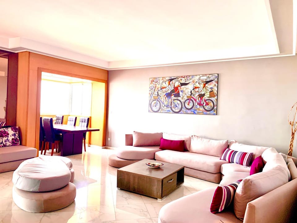 TV and multimedia, Living room, Seating area, locker