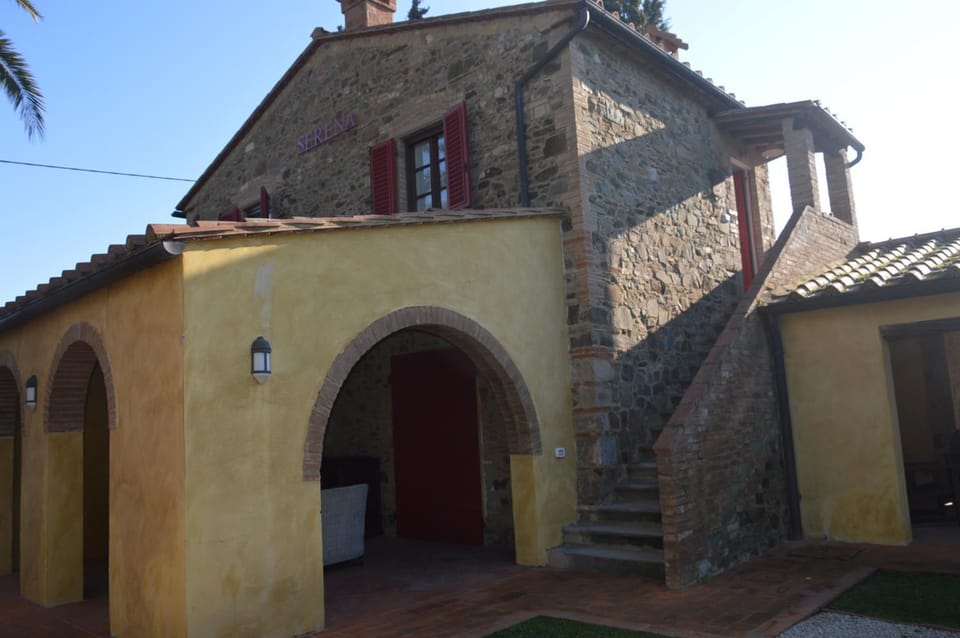 David bilocale wi-fi, posto auto, giardino, aria condizionata Apartment in Tuscany
