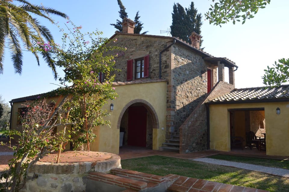 David bilocale wi-fi, posto auto, giardino, aria condizionata Apartment in Tuscany
