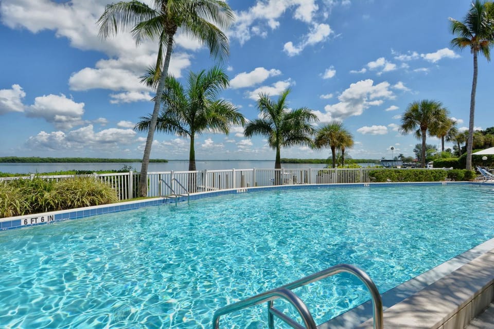 Paradise Villa #111 on Longboat Apartment in Longboat Key