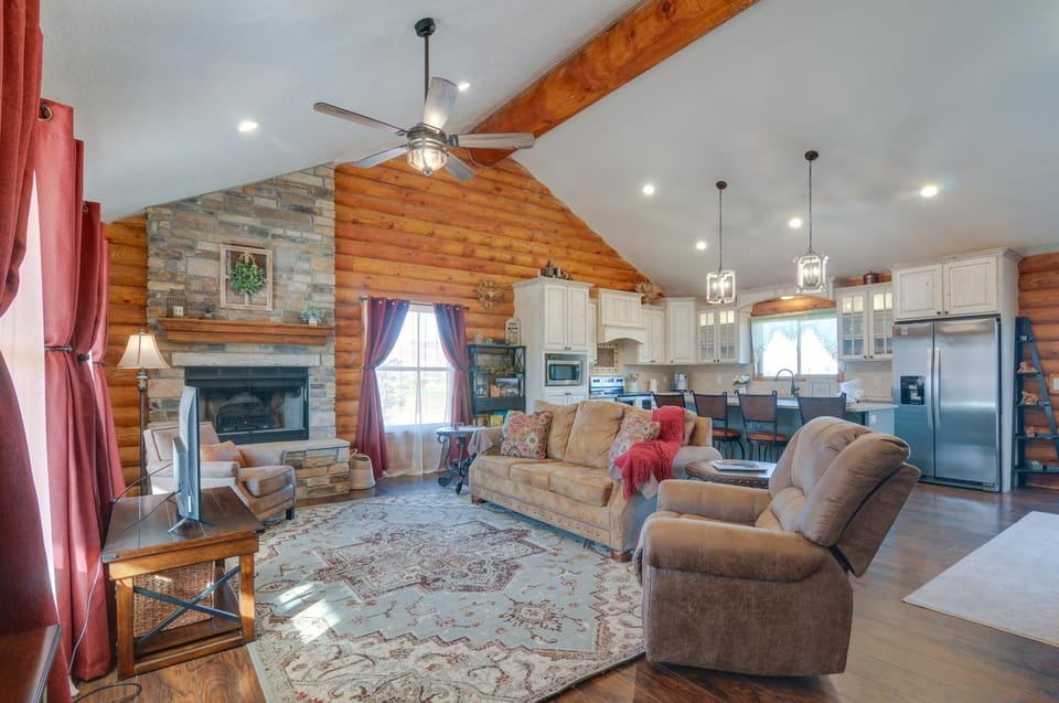 'The Cliffrose Cabin' - Hike, Relax, Explore! Cabin in Kanab