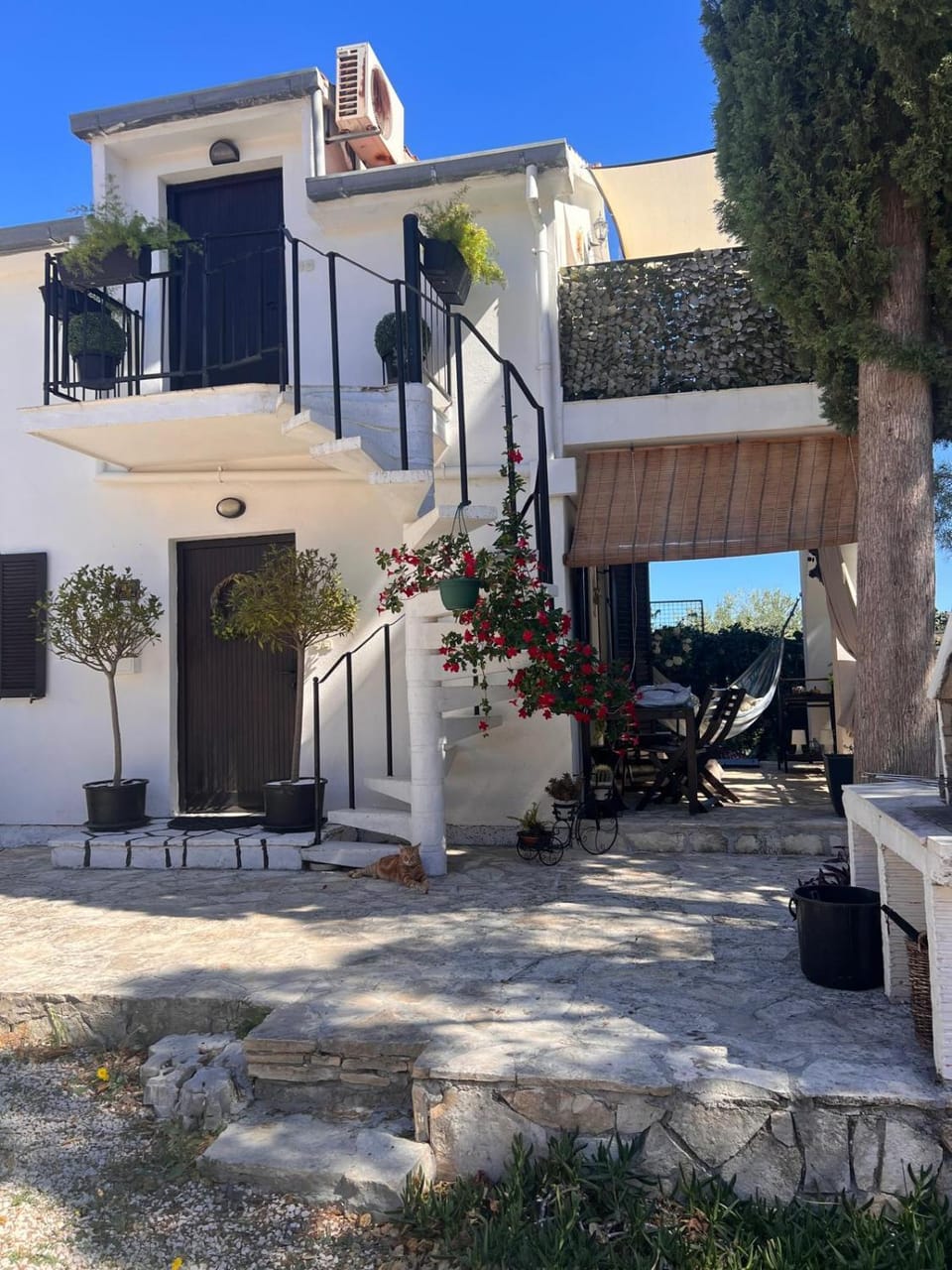 Apartment Dolce Vita - 40 m to the sea & Beach-sleeps 3 Apartment in Split-Dalmatia County