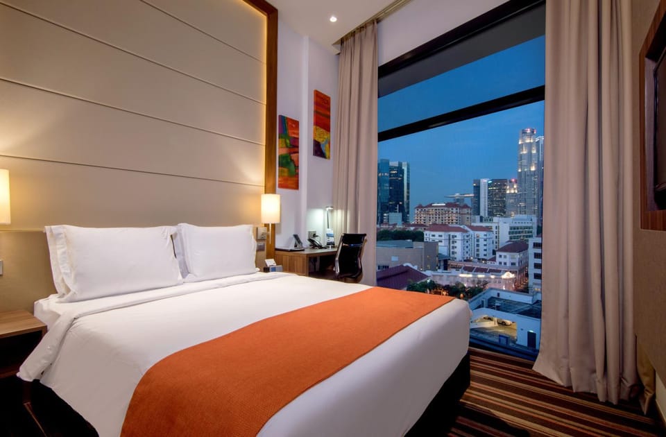 Bed, Night, Photo of the whole room, Bedroom, City view