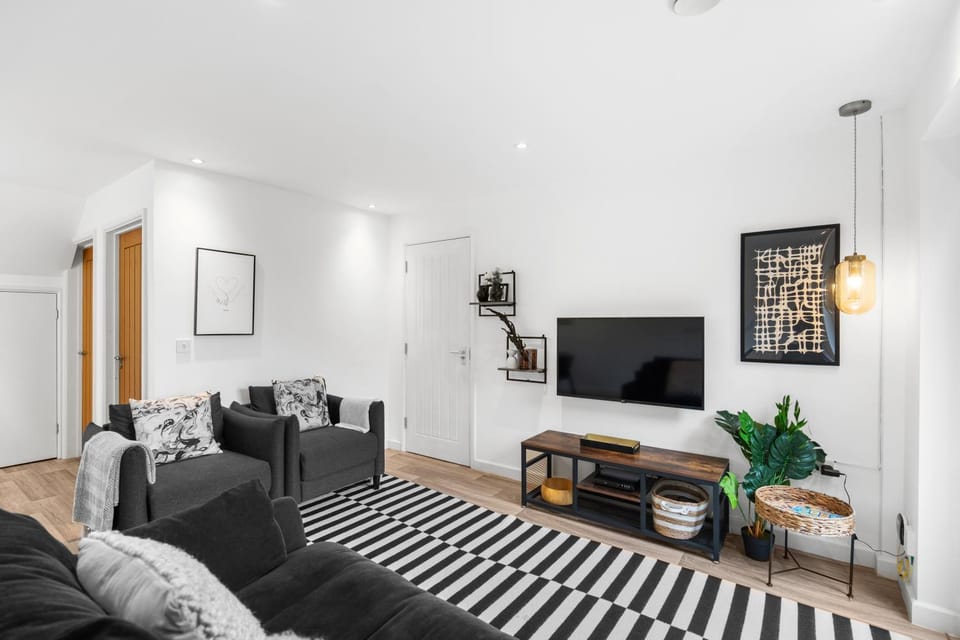 Communal lounge/ TV room, TV and multimedia, Living room, Seating area