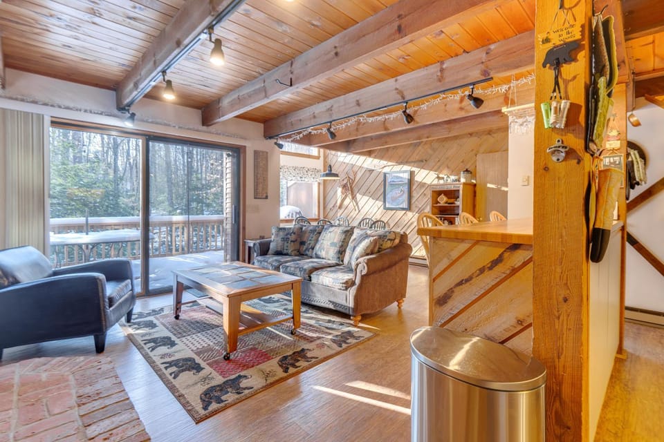 Hike, Ski & Relax: Gem w/ Foosball in North Conway House in North Conway