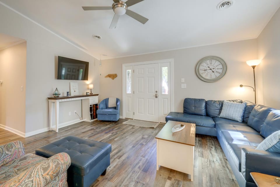 Walk to Beach & Family Fun! Emerald Isle Home House in Emerald Isle
