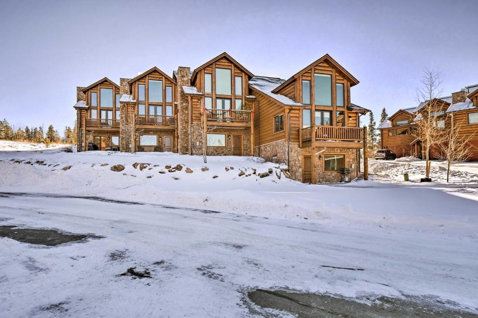 Central Fraser Condo 8 Mi to Winter Park Ski! House in Fraser