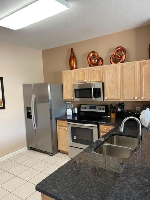 3 BR 2 Miles to Disney, pool, free WiFi and more townhouse House in Windsor Hills